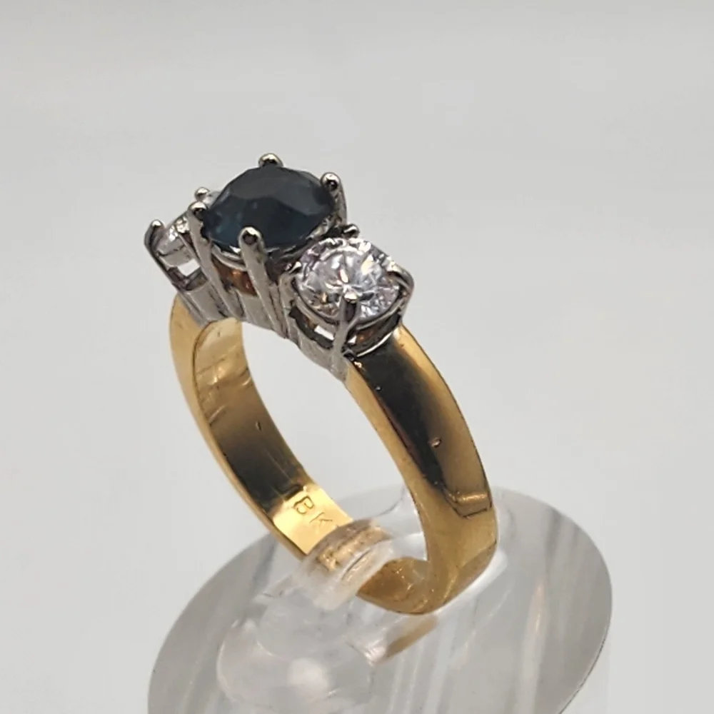 Vintage 18KT HGE Blue & Clear Cubic Zirconia Ring (7)